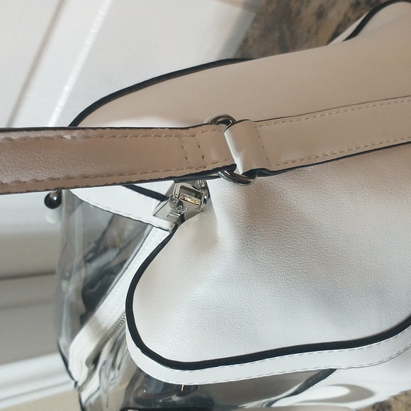 Final price drop. Steve Madden beautiful leather purse. (F) - Picture 11 of 11